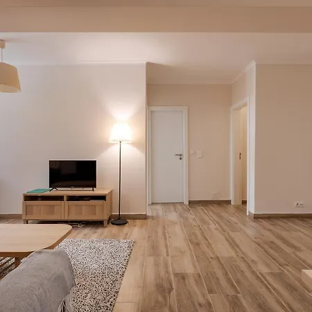 Santos Gem Iii - Space In Trendy Neighborhood Lisboa