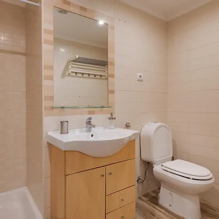 Santos Gem Iii - Space In Trendy Neighborhood Lisboa